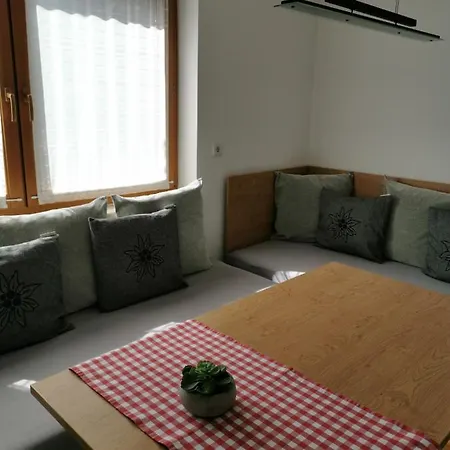 Apartment Told Elisabeth